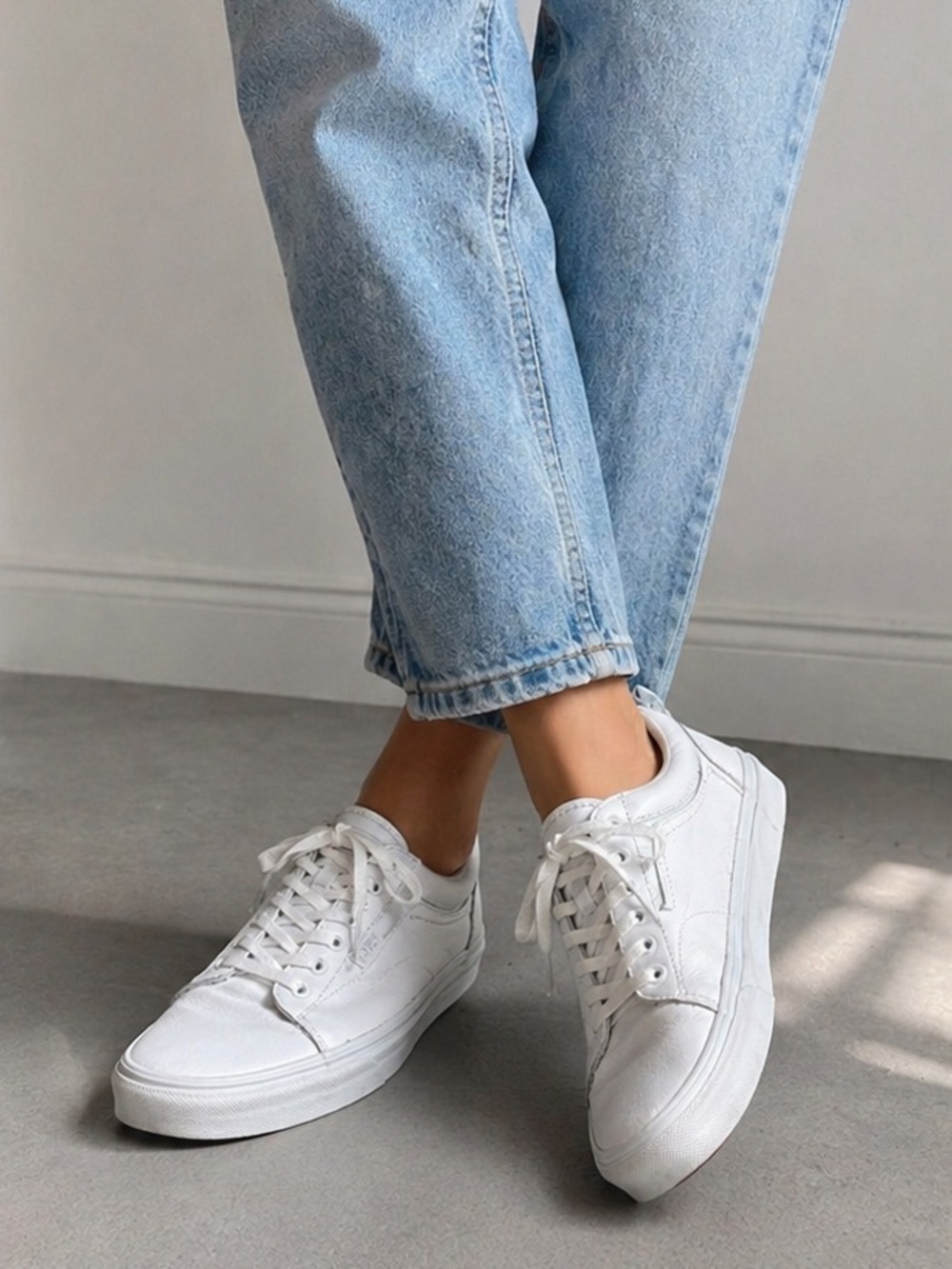Vans White Leather Low Top Sneakers Classic Minimal Lace Up Shoes